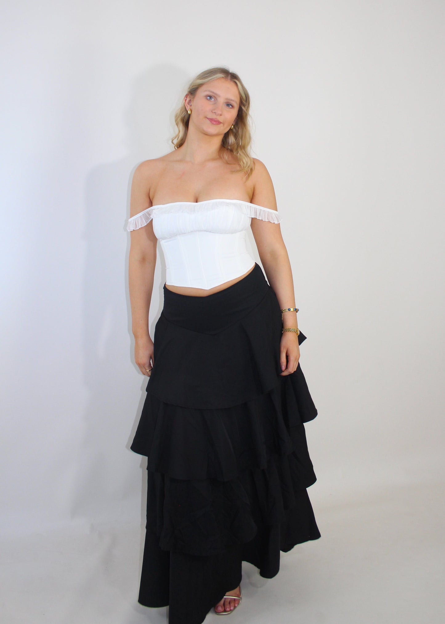 Lacy top White | Black | Red