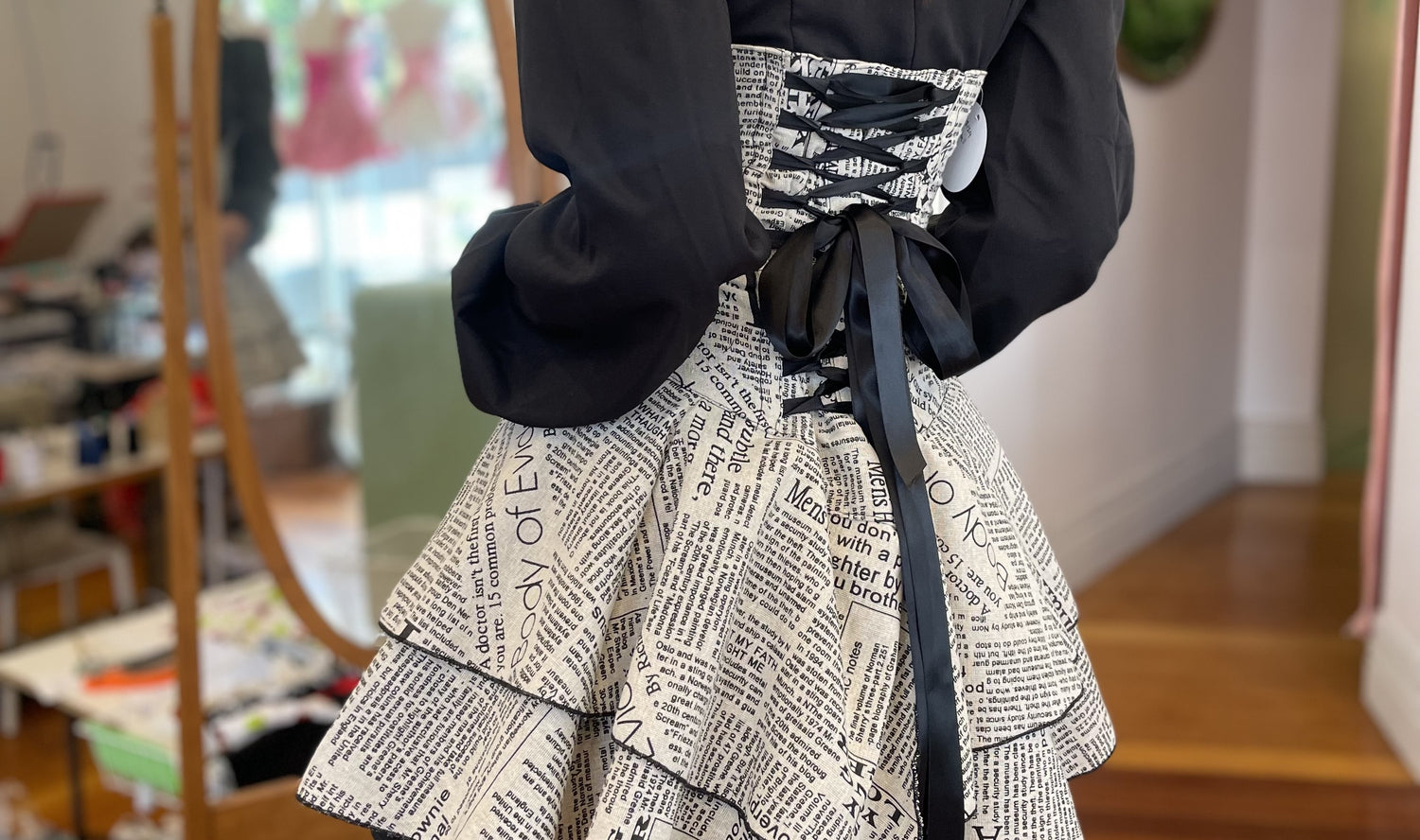 What is the difference between a corset and a fashion corset? Dibo Bodi