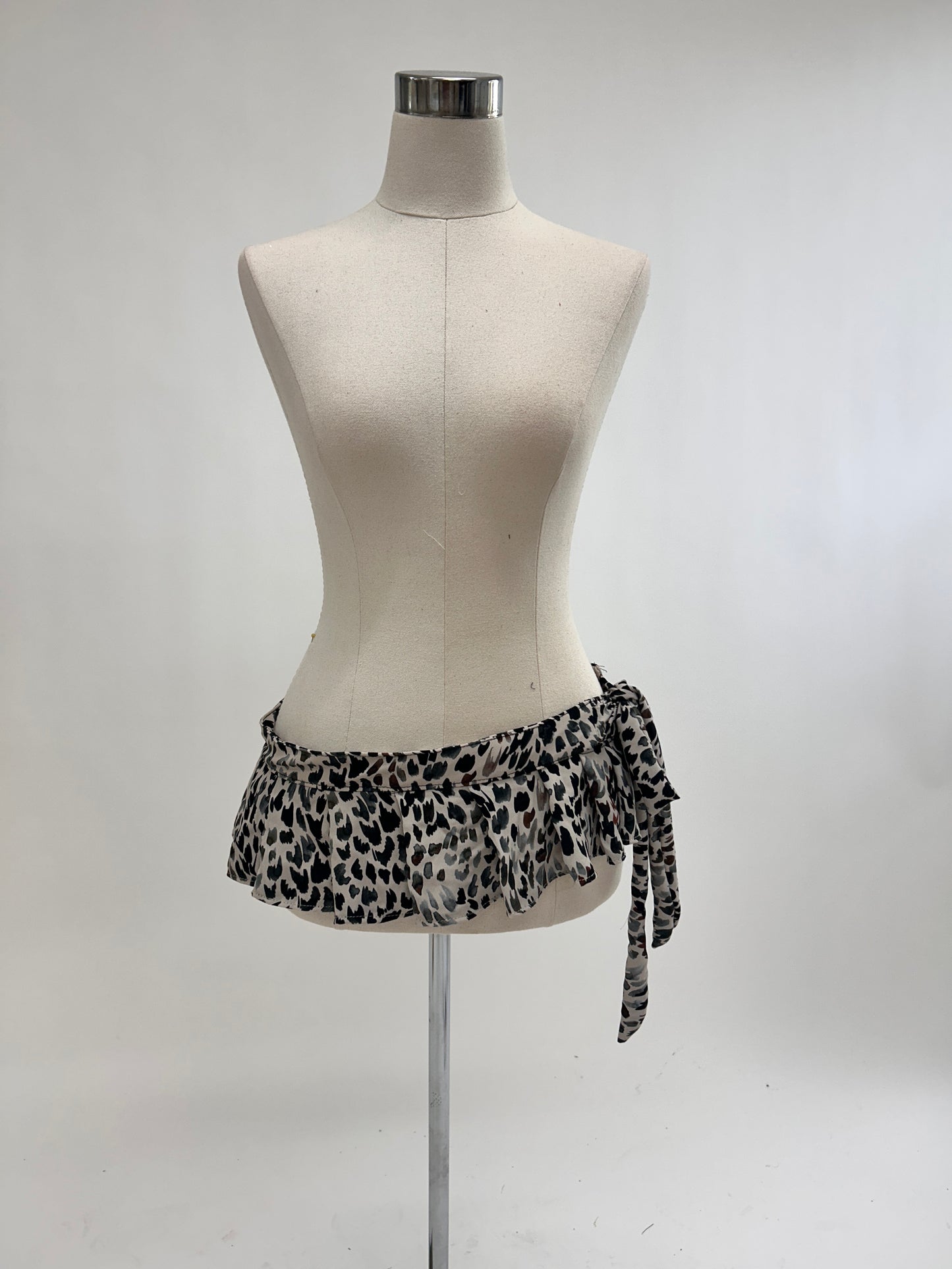 belt micro pleated skirt