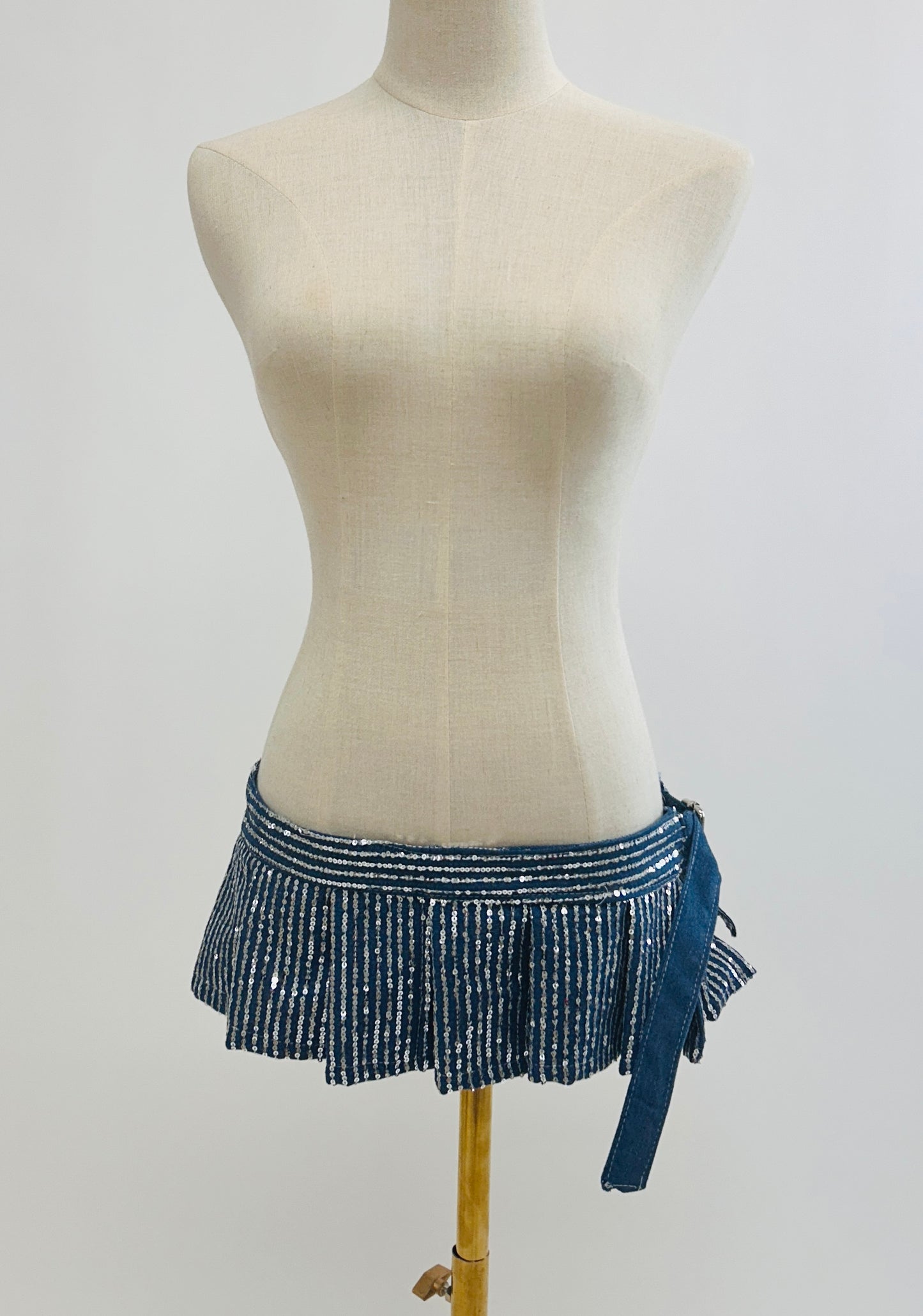 belt micro pleated skirt