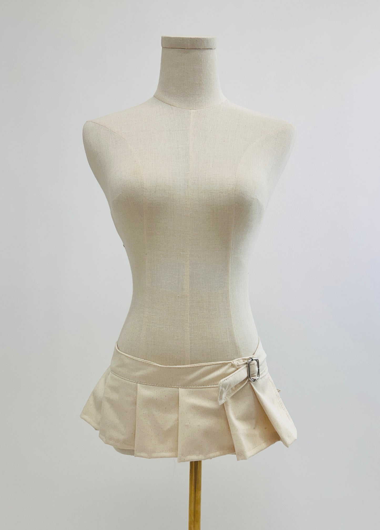 belt micro pleated skirt